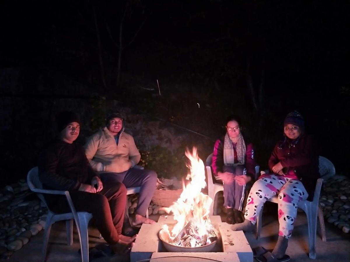 Neha Homestay Шимла Екстериор снимка